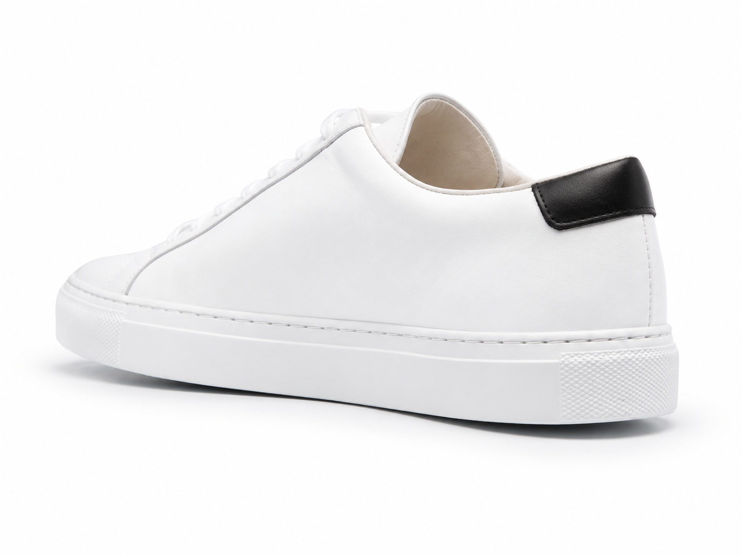 2026 Luxury Handmade White Sneakers for Men & Women – Casual Flat Lace-Up Leather Board Shoes